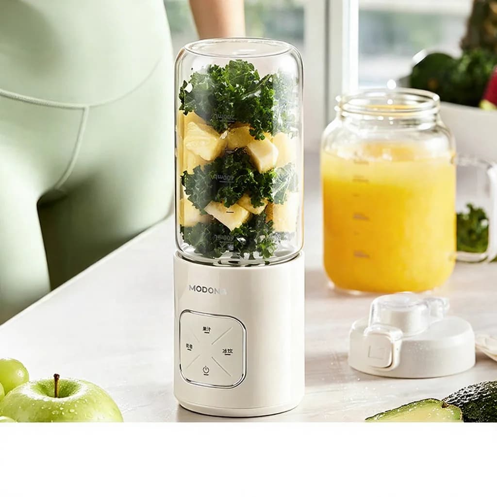 Tazza frullatore wireless portatile per succhi e frullati