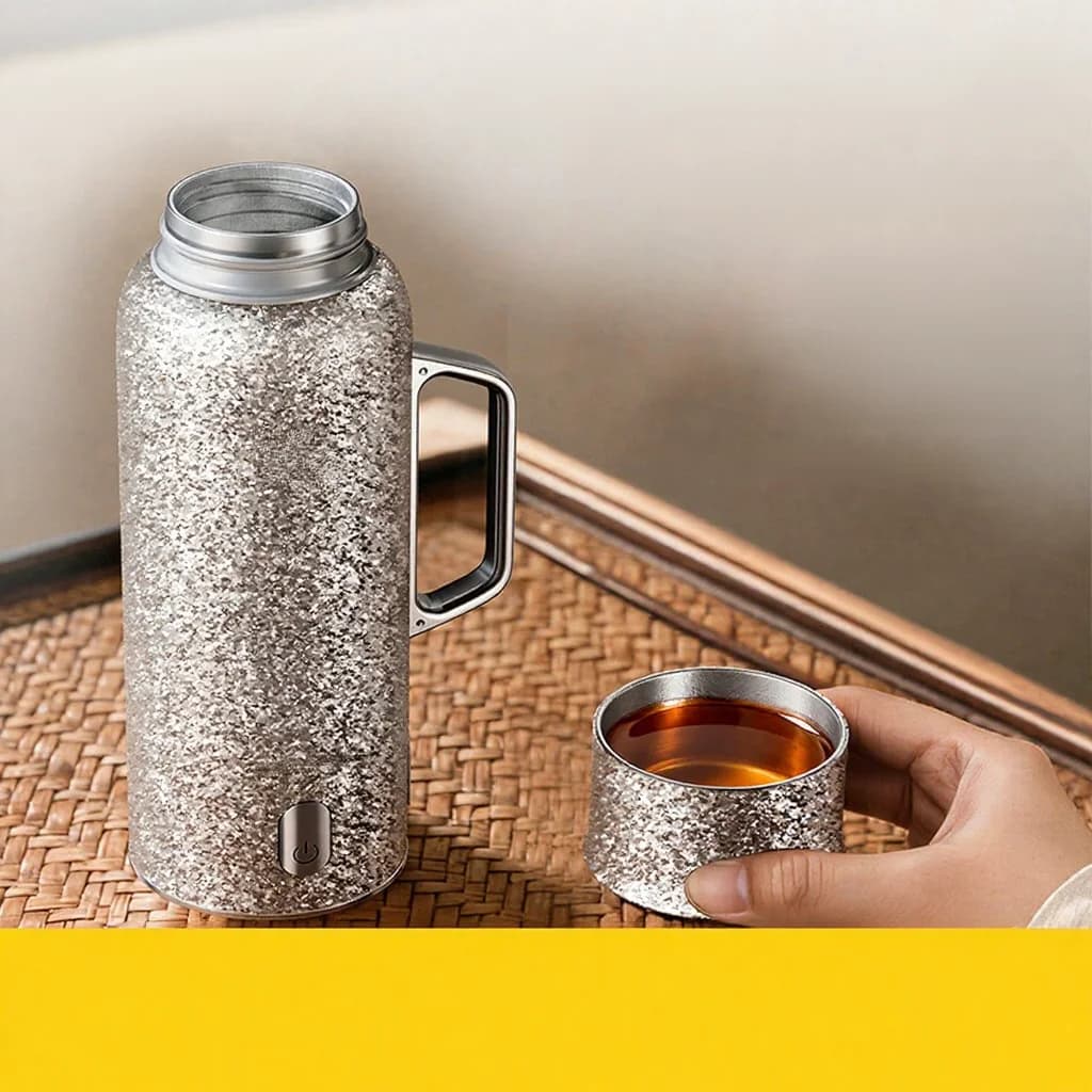 Tazza termica riscaldata in titanio con manico 680ml confezione regalo