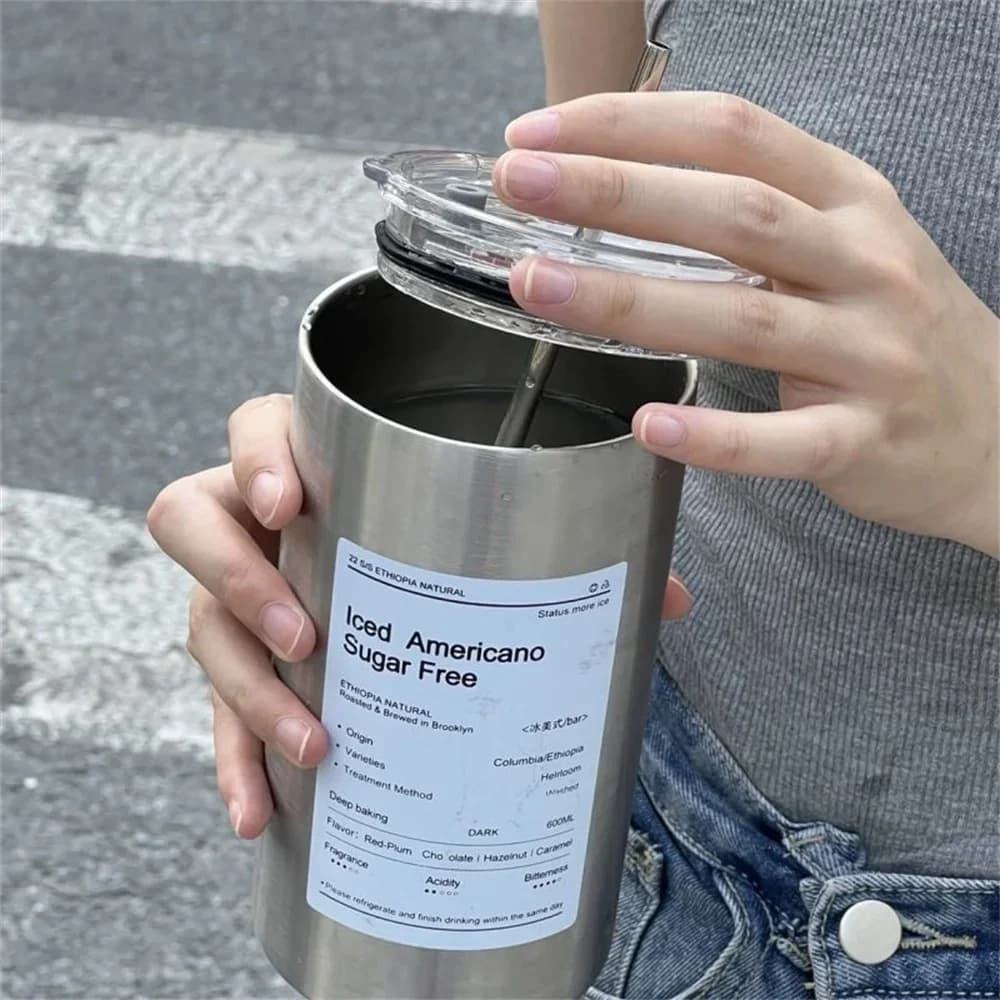 Tazza termica con cannuccia da 600ml