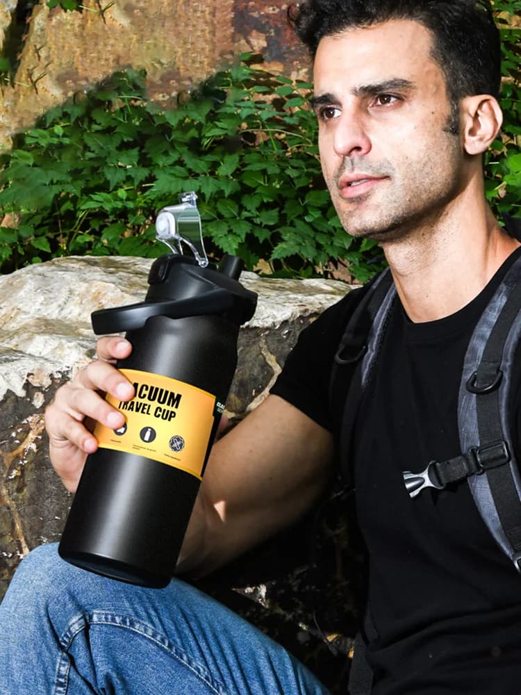 Tumbler termico outdoor con cannuccia 0.8-1.5L